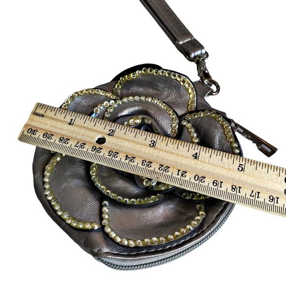 NWT Sax flower wristlet pebbled gray with rhinestone trim vegan leather 5” - Picture 5 of 5